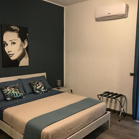 Dr House Apartment Catania Bagian luar foto