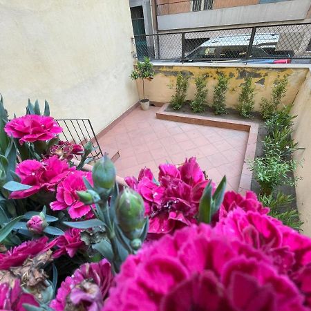 Dr House Apartment Catania Bagian luar foto