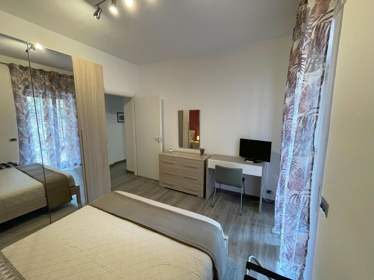 Dr House Apartment Catania Bagian luar foto