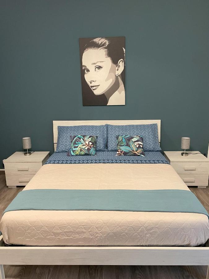 Dr House Apartment Catania Bagian luar foto