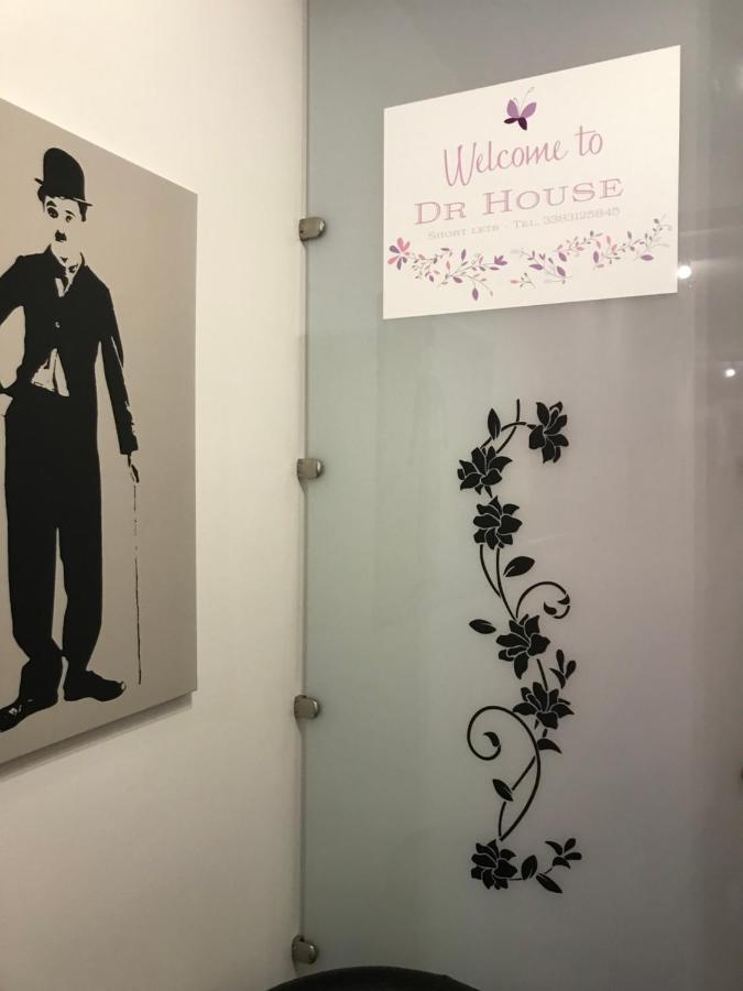 Dr House Apartment Catania Bagian luar foto