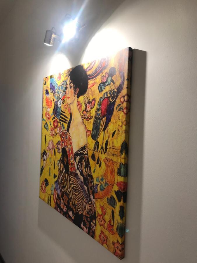 Dr House Apartment Catania Bagian luar foto