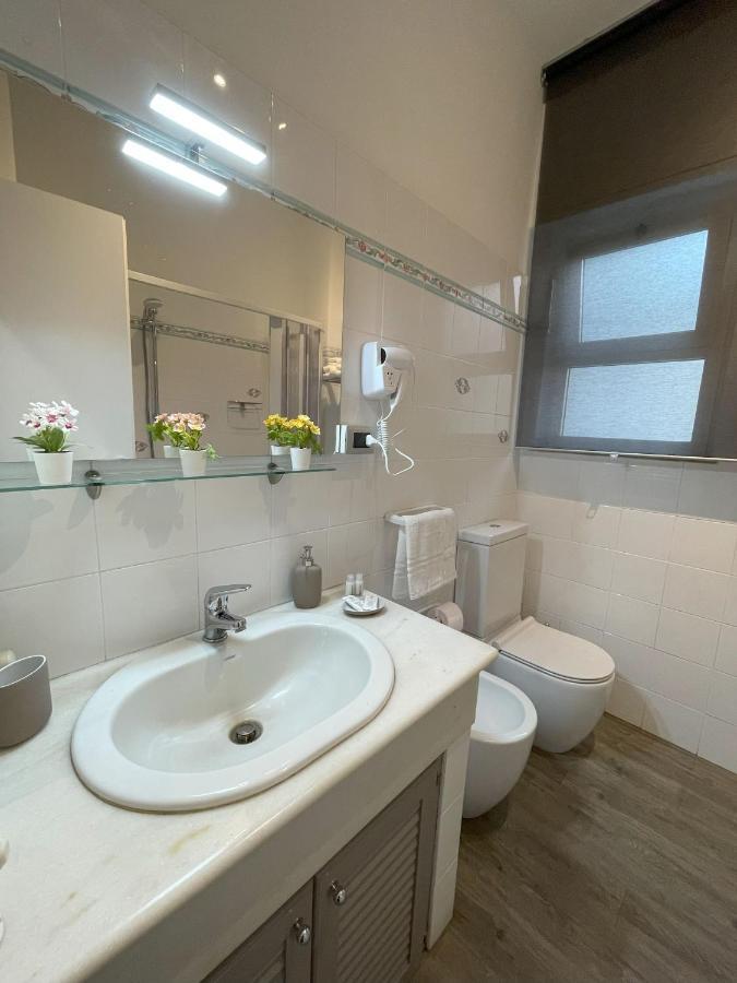 Dr House Apartment Catania Bagian luar foto
