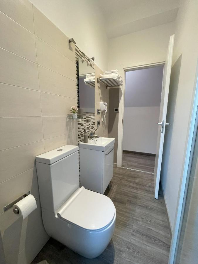 Dr House Apartment Catania Bagian luar foto