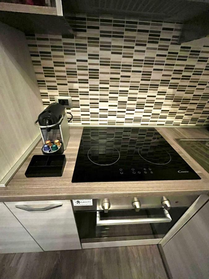 Dr House Apartment Catania Bagian luar foto