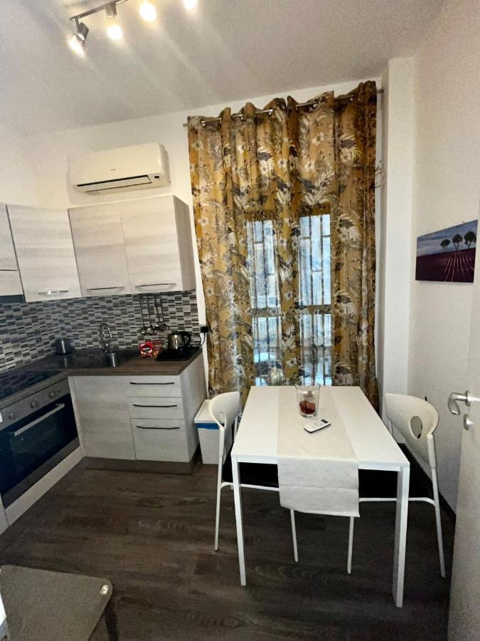 Dr House Apartment Catania Bagian luar foto