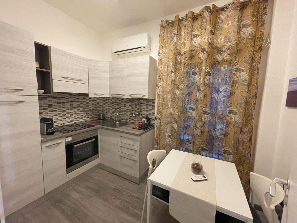 Dr House Apartment Catania Bagian luar foto