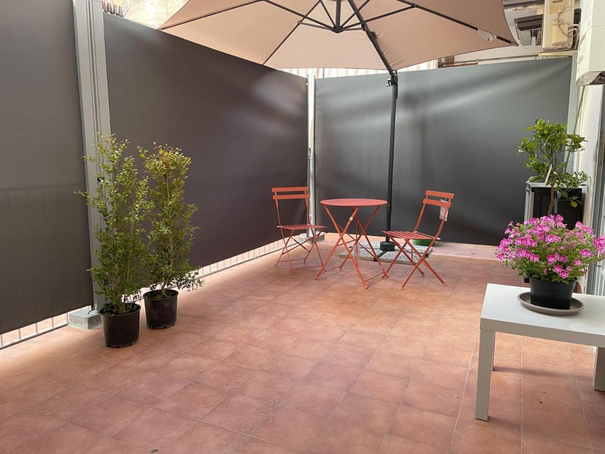 Dr House Apartment Catania Bagian luar foto