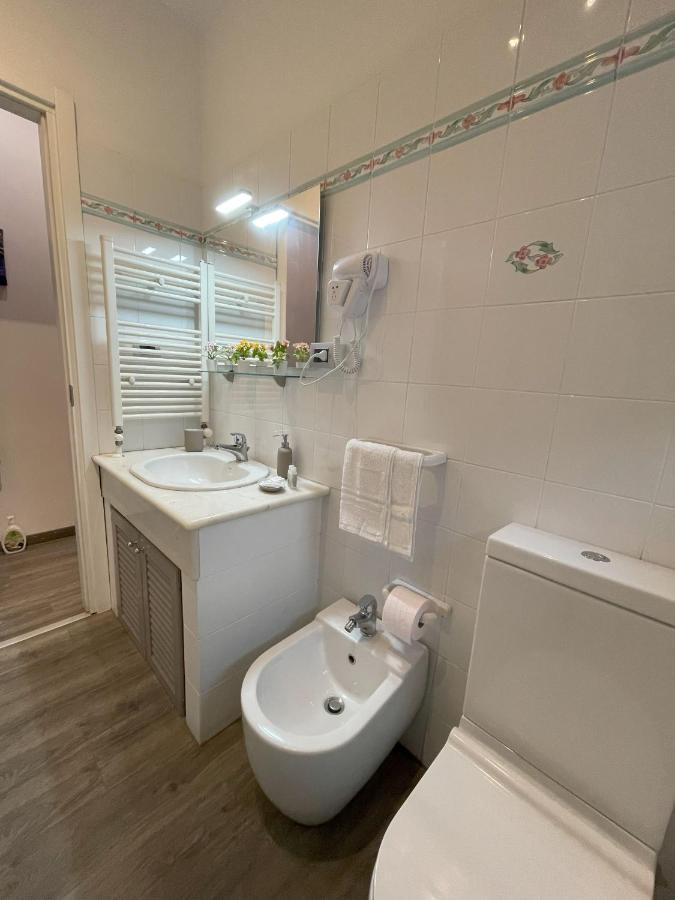 Dr House Apartment Catania Bagian luar foto