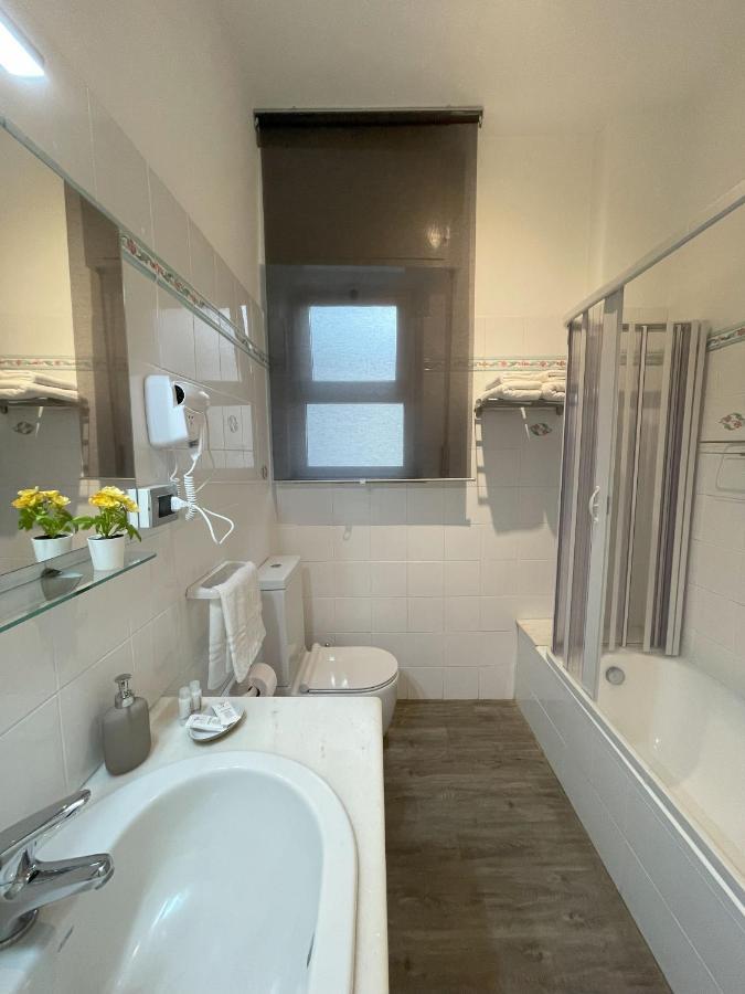 Dr House Apartment Catania Bagian luar foto