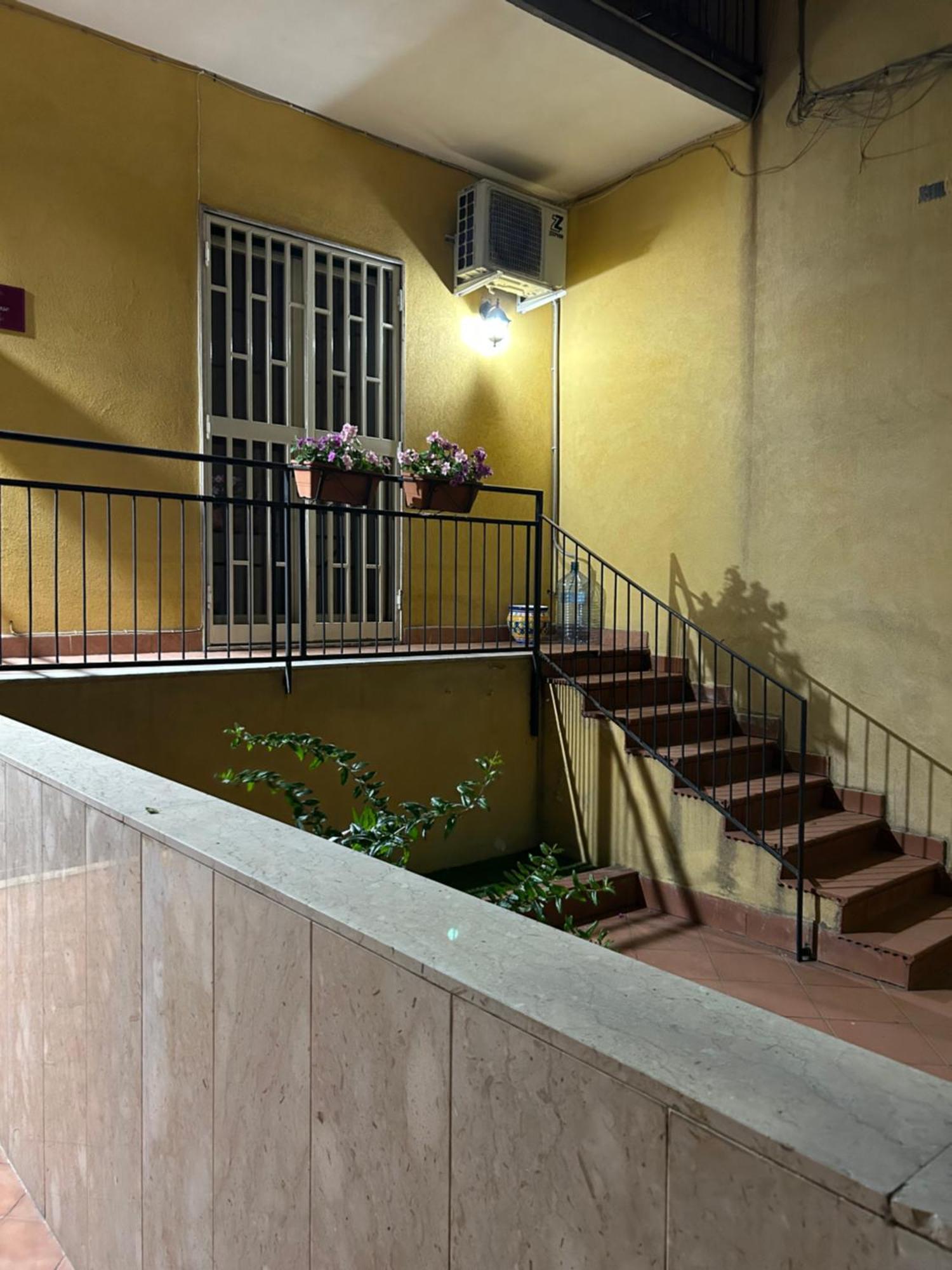 Dr House Apartment Catania Bagian luar foto